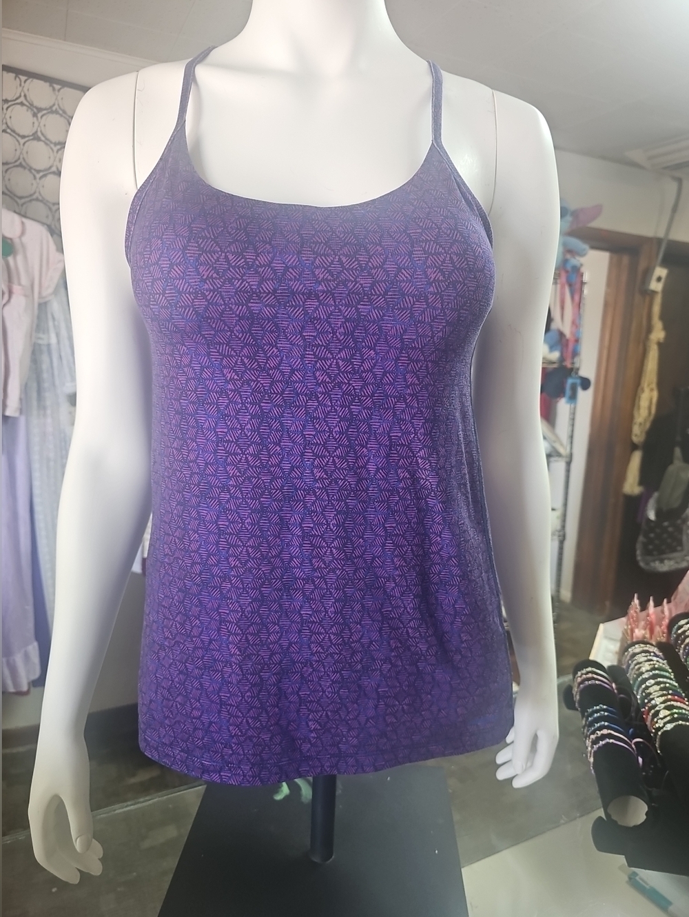 Patagonia Womens Workout Top Size M criss cross in back And Padded Bra